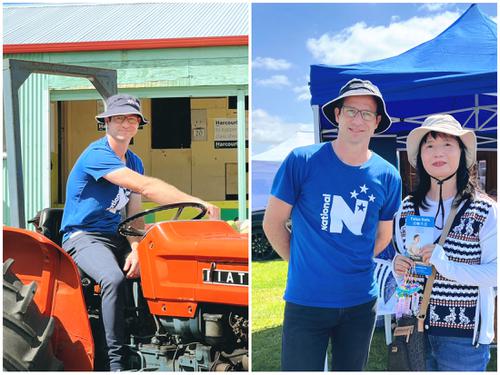 新西兰建筑部长克里斯·彭克（Chris Penk）驾驶拖拉机参加游行（左图），克里斯·彭克与法轮功学员合影（右图）。